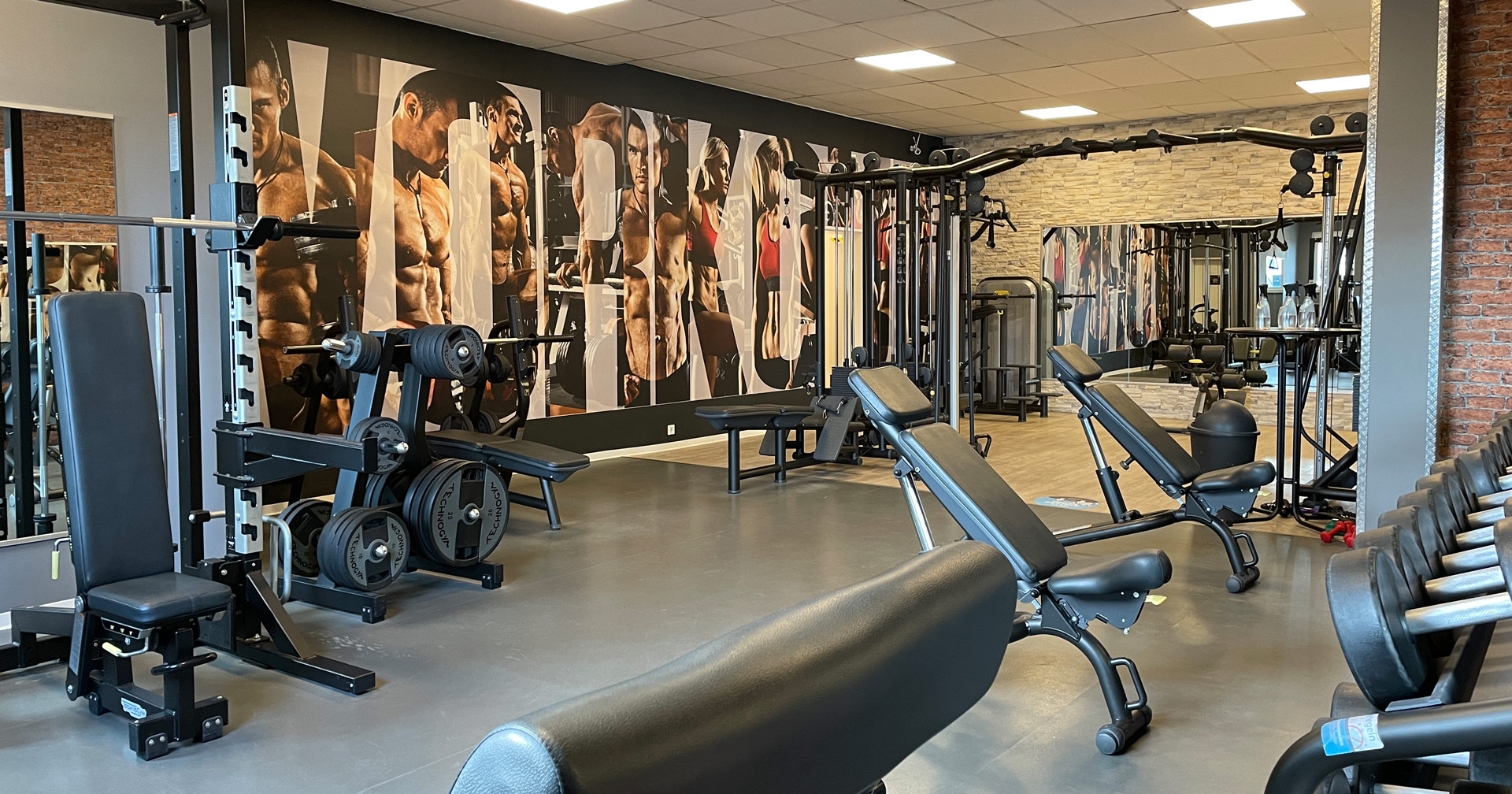 Trainingsfläche eines 100% Fitnessclubs
