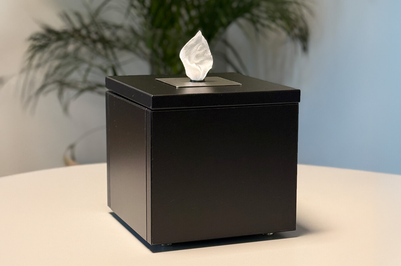 Der Kubik-Hygienespender in schwarz von Optimum11