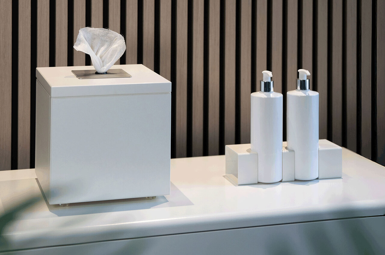 Der Kubik und zwei Seifenspender von Optimum11