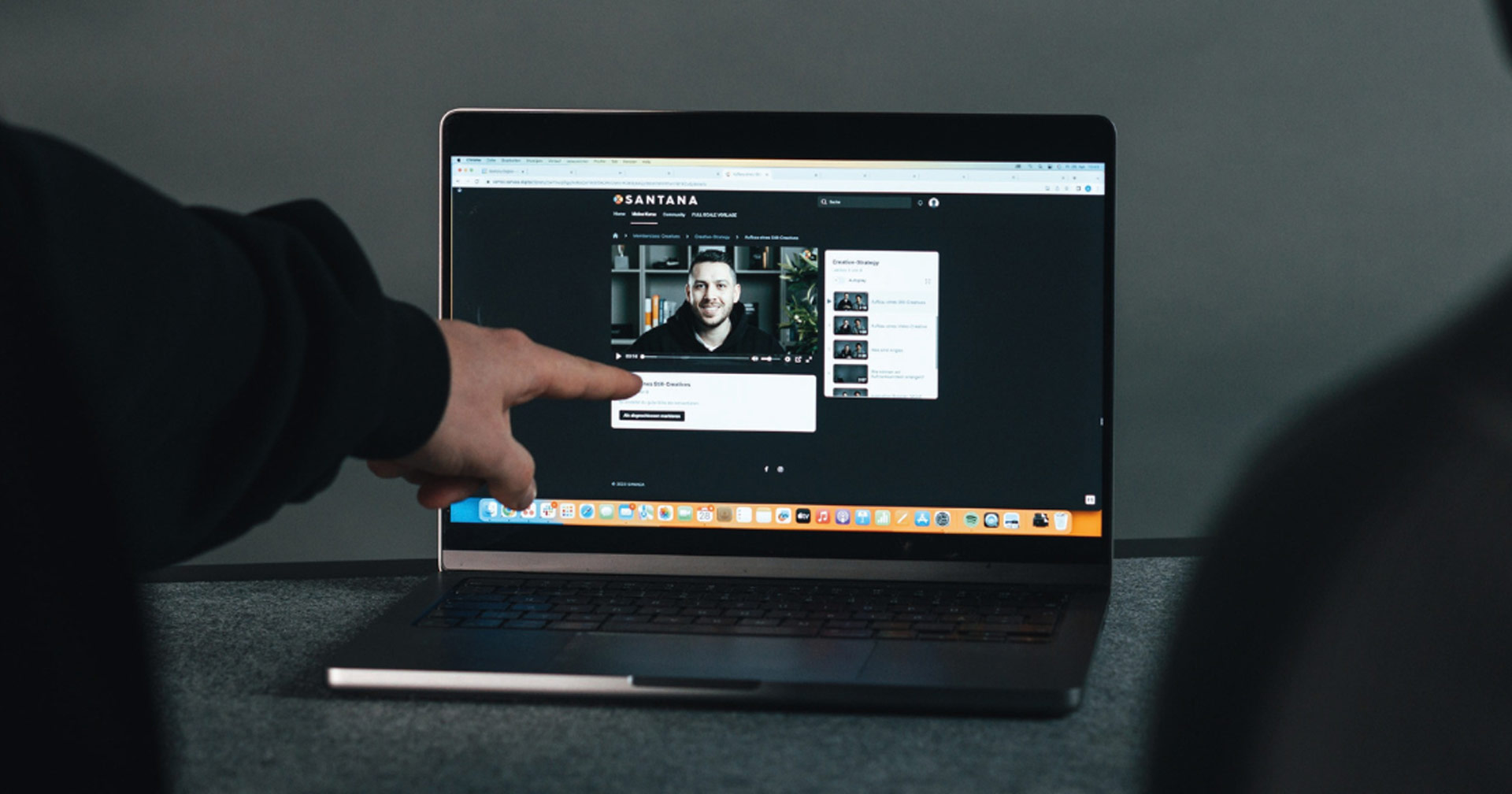 Die Memberclass™ von  Santana auf einem Laptopbildschirm