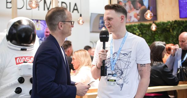 Florian Weiß von der dba im Interview: Warum hochwertige Aus- und Weiterbildung zum Erfolgsfaktor wird
