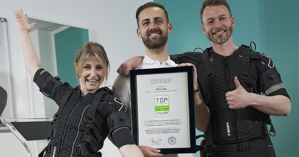 Die EMS-LOUNGE® wurde für ihre Leistung und ihr Engagement in der Ausbildung mit der begehrten Auszeichnung „TOP Ausbildung Deutschland 2023" geehrt. 