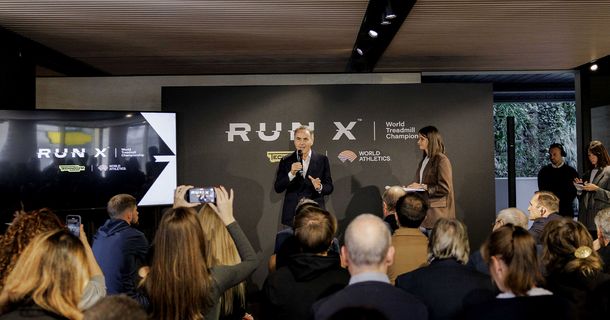 Technogym und World Athletics starten RUN X Nerio Alessandri spricht auf RUN X Event