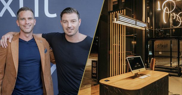 Markus Waldraff und Sebastian Backes vor dem Luxfit-Logo. daneben der Frontdesk einer Luxfit-Filiale