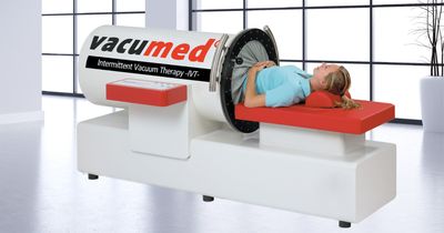 Patientin in der vacumed-Röhre