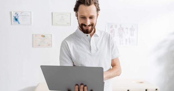 Physiotherapeuten erhalten Pauschalen für die Anschaffung von Hardware und Software für Telemedizin
