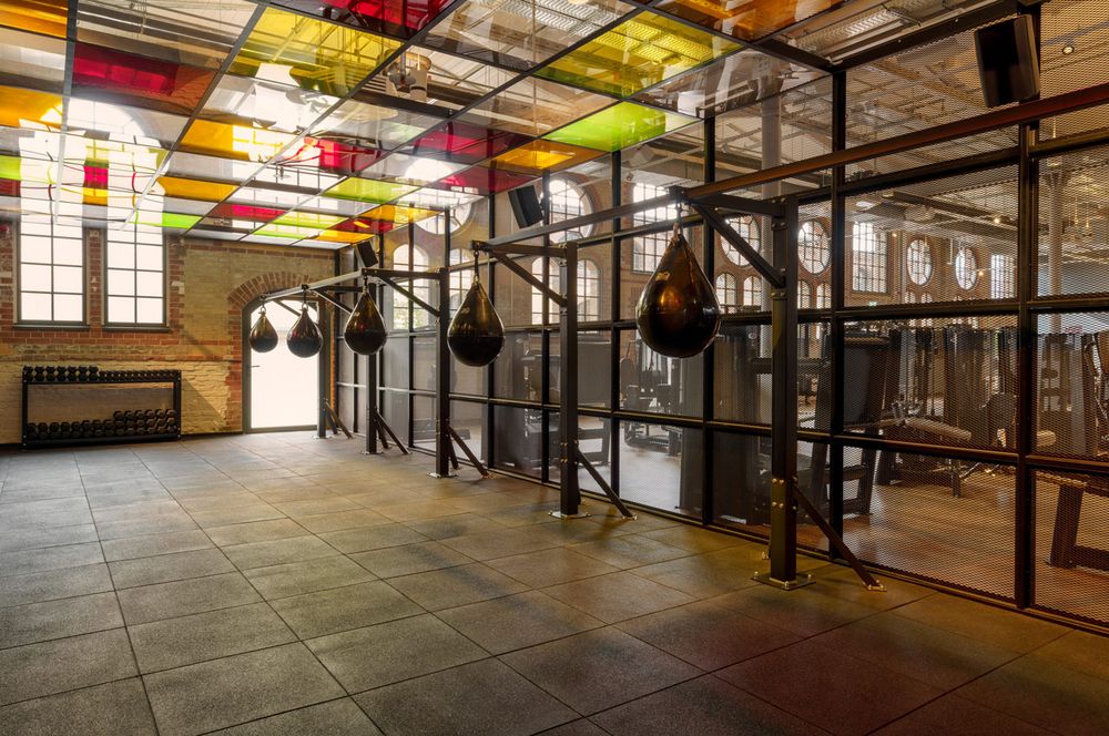 Der Box-Bereich im JOHN REED in Berlin-Friedrichshain