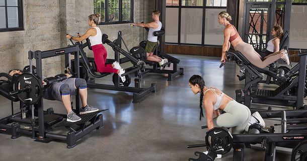 Glutebuilder Line und Resolute™ Dual Adjustable Pulley von Precor im Studio