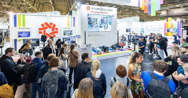 FIBO Stand von Taiwan Excellence mit Besuchern