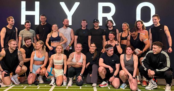 Sportler nach dem Training mit HYROX-Weltmeister Tim Wenisch