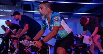 Cycling-Kurs im Studio Weltherztag: Hamburger FitX-Mitglieder erradeln 5.000 Euro für die Deutsche Herzstiftung