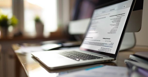 Ab Januar 2025 müssen Physiotherapiepraxen E-Rechnungen empfangen und weiterverarbeiten können