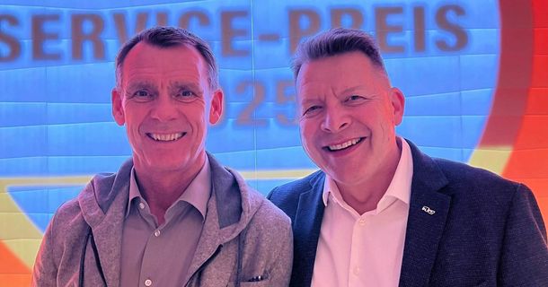 Thorsten Kielmann und Alexander Benker (GF INJOY QUALITY GmbH) nahmen die Auszeichnung für die Marke INJOY in der Kategorie „Sport & Freizeit – Beratung vor Ort“