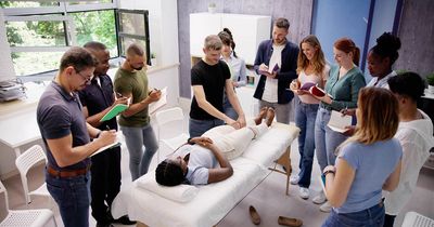 Durch einen Beschluss auf der Fachministerkonferenz der Gesundheitsminister in Thüringen wurde eine an die Realitäten des Gesundheitswesens angepasste neue Ausbildungsfinanzierung gefordert. Dies soll besonders der ambulanten Versorgung zugutekommen.