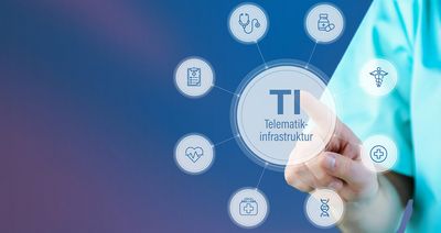 Die Koalitionsparteien (CDU, CSU, SPD) verschieben die verpflichtende Anbindung an die Telematikinfrastruktur (TI) um fast zwei Jahre. Ein entsprechender Änderungsantrag zum „Gesetz zur Befugniserweiterung und Entbürokratisierung in der Pflege“ wurde am 6. November 2025 beschlossen. Die neue Frist ist der 1. Oktober 2027, anstelle des ursprünglich geplanten 1. Januar 2026.