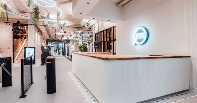 Eingangsbereich des FITSEVENELEVEN in Oberursel