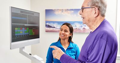 Auf der therapie München kann das SmartBalance getestet werden, das jetzt mit interaktiven Spielen und dem preisgekrönten SUNBEAM-Modul zur Sturzprävention aufwartet