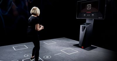 Frau trainiert auf SKILLCOURT©