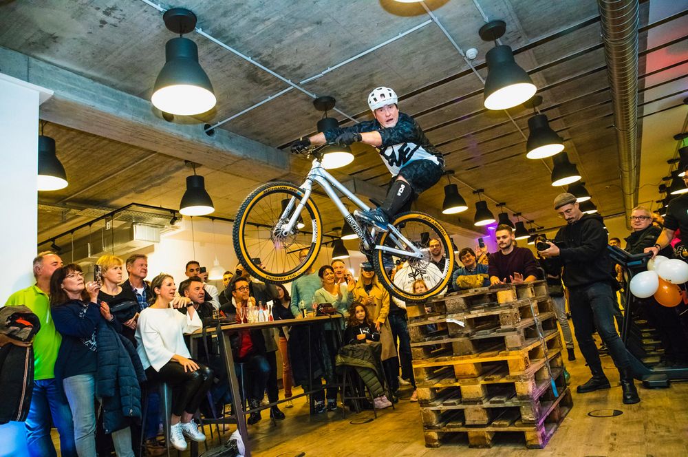 Stuntshow des Trial-Vizeweltmeisters Markus Stahlberg im Top Sports