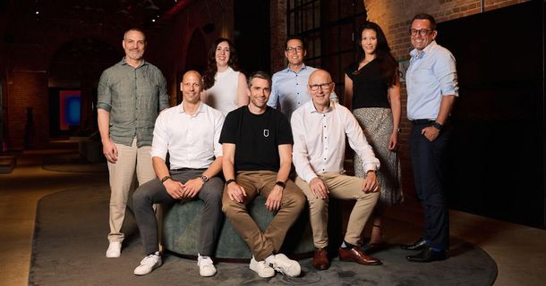  Von links nach rechts: Hagen Wingertszahn (CEO RSG Group), Alexander Witt (CFO/CTO RSG Group), Franziska Müller (Senior PR Manager Urban Sports Club), Benjamin Roth (SVP Partnerships Europe bei Wellhub), Markus Kreißl (Director Strategic Partnerships bei Wellhub), Dr. Gerd Schaller (Inhaber & CEO RSG Group), Sarah Hernandez (Head of Partnerships & Retention RSG Group) und Arne Janssen (Director Legal RSG Group)