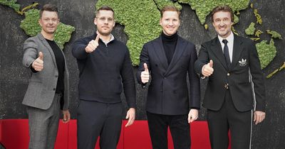 Riccardo Christ, Eric Krahnert, Samuel Turnwald, Alfred Enzensberger v. l. mit Daumen hoch