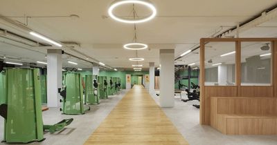 Trainingsfläche des modernisierten McFit Fitnessstudios in München Obergiesing McFIT eröffnet das vierte  Münchner Studio im neuen Design wieder
