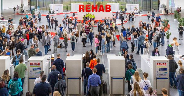 Besucher auf der Rehab 2025