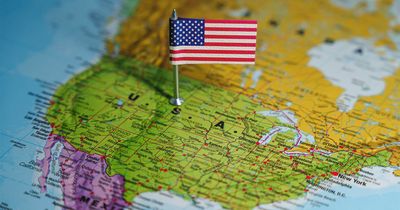 USA auf Landkarte mit Flagge