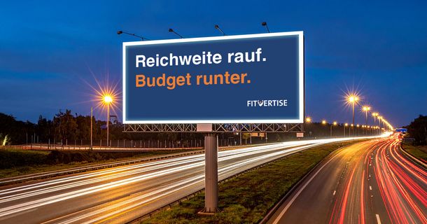 Plakatwerbung in einer U-Bahn-Station
