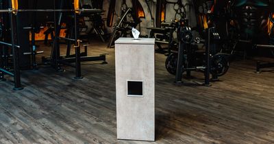 Edelstahlspender von Optimum11 im Fitnessstudio