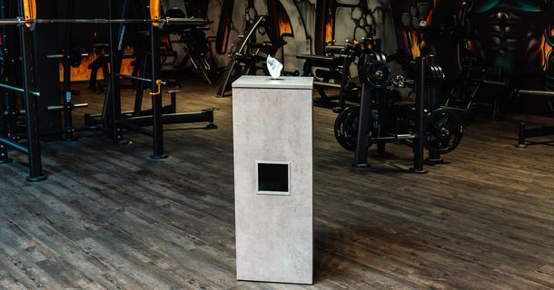 Edelstahlspender von Optimum11 im Fitnessstudio