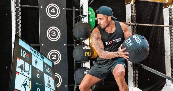 Sportlicher Mann bei 10XTraining
