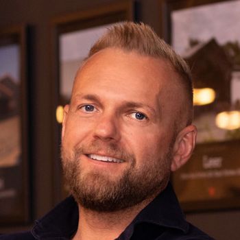 Viktor Reimchen, Geschäftsführer VIVA Fitness Portrait von Viktor Reimchen, Geschäftsführer VIVA Fitness