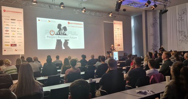 1.100 Teilnehmer beim Aufstiegskongress