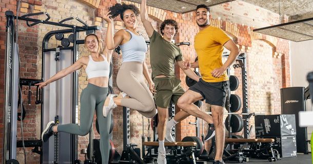 Seit 25 Jahren bildet das IST die Berufsbilder „Sport- und Gesundheitstrainer“ sowie „Sport- und Fitnessbetriebswirt“ und „Sport- und Fitnesskaufmannn (IHk)“ aus. Zum Jubiläum verlost das IST unter allen bisherigen 1.500 Ausbildungspartnern 3 x 2.500 € für die nächste Betriebsfeier.