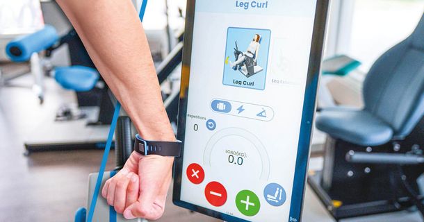 HUR führt ein neues XL-Touchdisplay für die SmartTouch Hi5-Serie ein