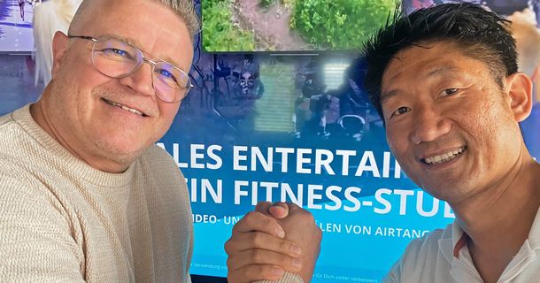Shakehands zwisxhen Jörg Schmitz und Chang-Hun Jo 