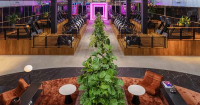 Lounge- und Cardiobereich eines JOHN REED Clubs 