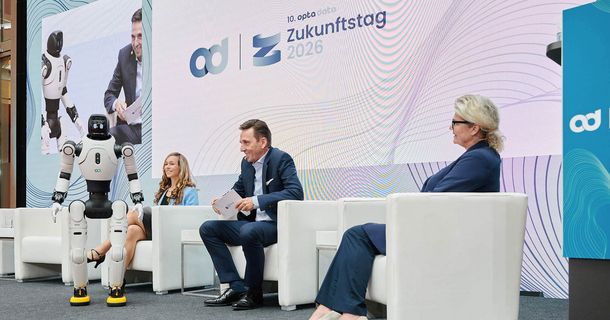 Über 200 Entscheider aus Politik, Verbänden, Versorgung und Gesundheitswirtschaft diskutierten in Berlin über die Zukunft des Gesundheitswesens – von TI und EHDS bis hin zu KI und Robotik. Erstmals fand die Veranstaltung 2026 im politischen Zentrum Berlins statt.