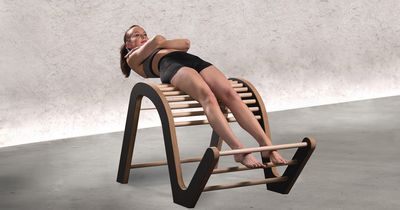 Fitnessstudiomitlied nutzt five-Gerät