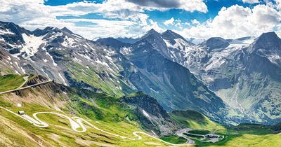 Bergstraße in den Alpen