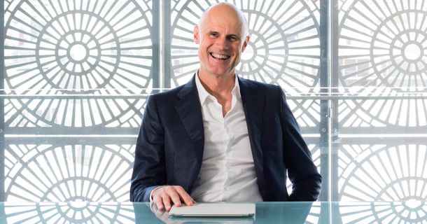 Les Mills-Gründer Phillip Mills als erster Preisträger in die HFA Hall of Fame 2026 aufgenommen