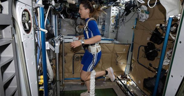 ESA-Astronautin trainiert mit EasyMotionSkin