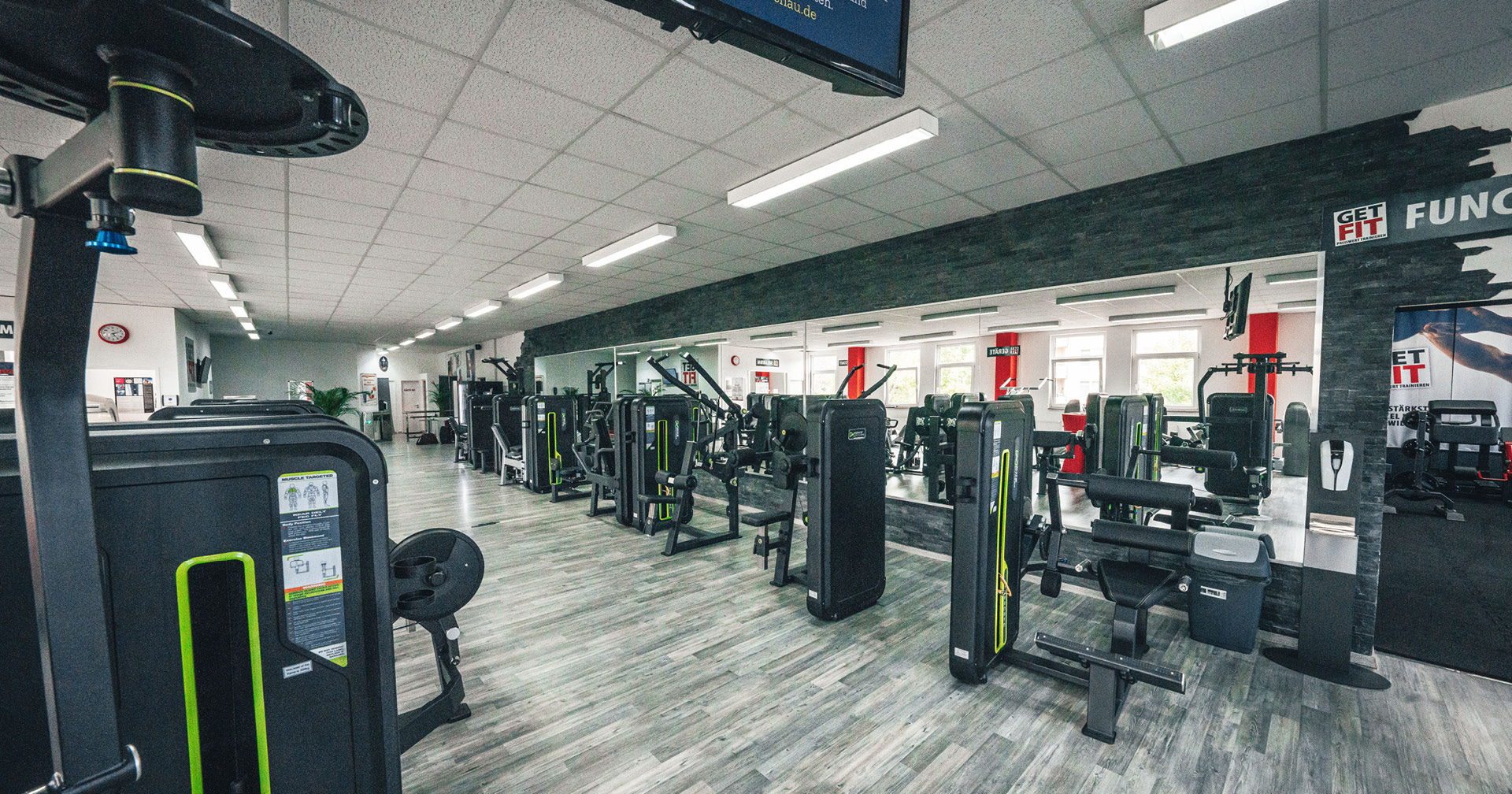 Trainingsfläche in einem GET FIT-Fitnessstudio von DHZ