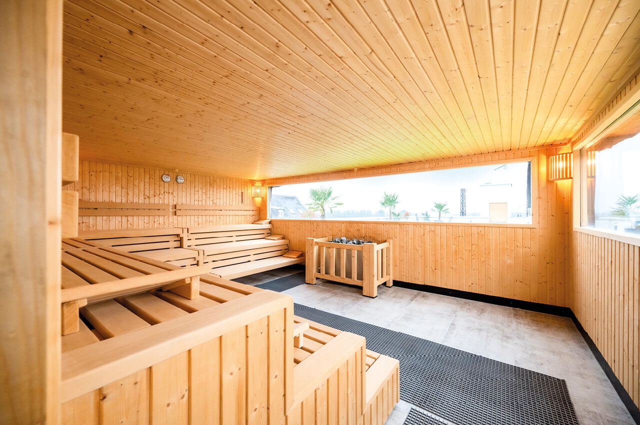 Highlight ist die große Outdoorsauna mit spektakulärem Ausblick