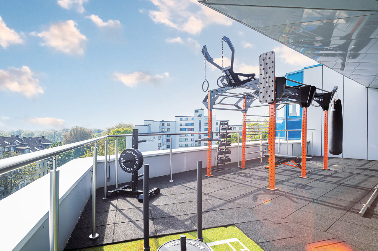 Functional Fitnessbereich auf der Terasse des INJOY Pottfit