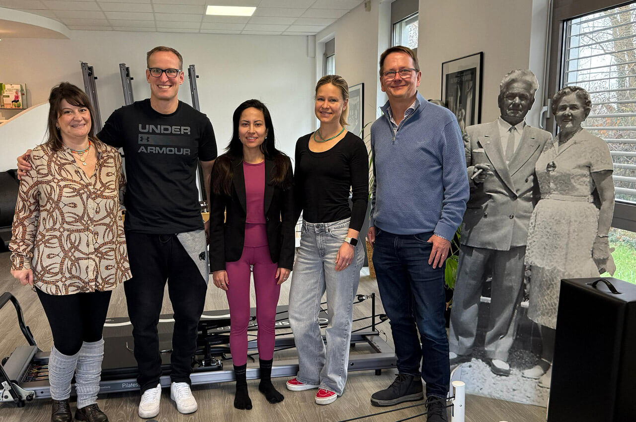 Nach dem Training herrschte im Showroom in Bad Dürkheim gute Laune: Nihan Izgec, Conny Wilser, Isabel Zambrano, Annegret Sattler und Jens Friebel (v. l.) Nach dem Training herrscNihan Izgec, Conny Wilser, Isabel Zambrano, Annegret Sattler und Jens Friebel