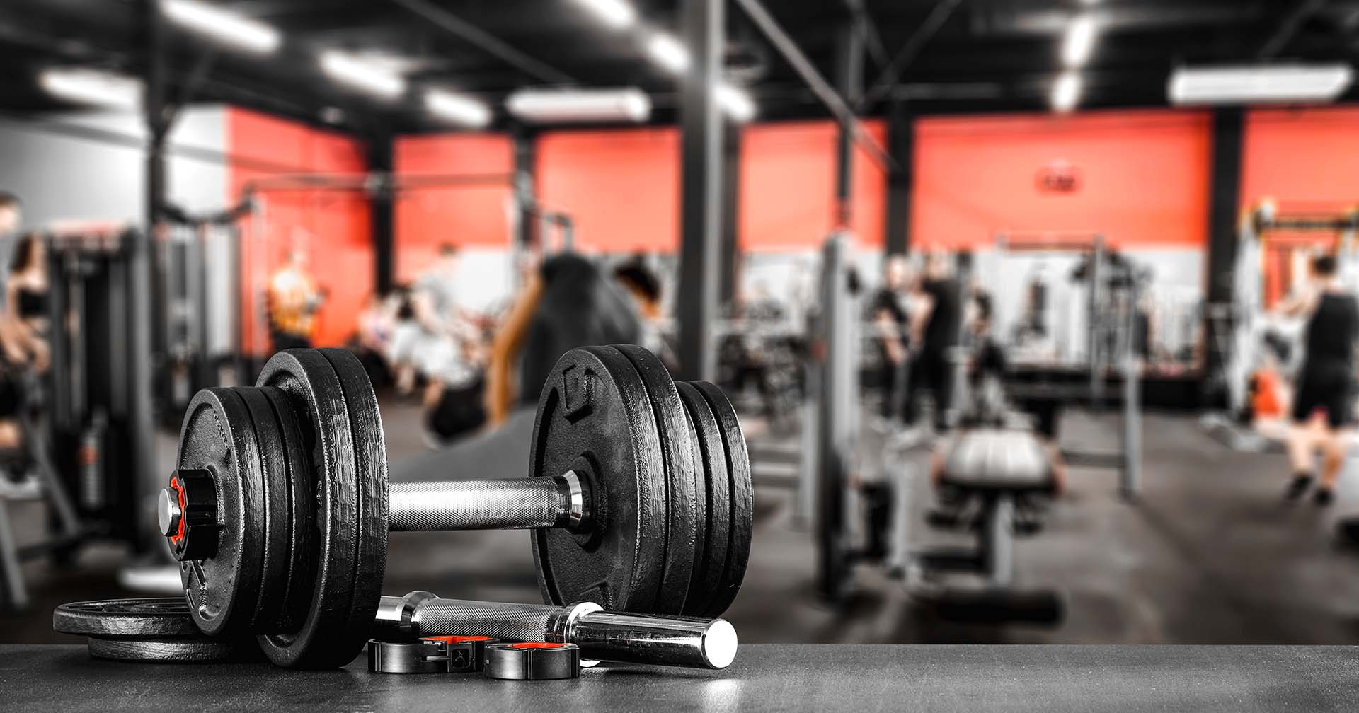 Die Teilnehmer treffen sich im personallosen NEXT DOOR Gym