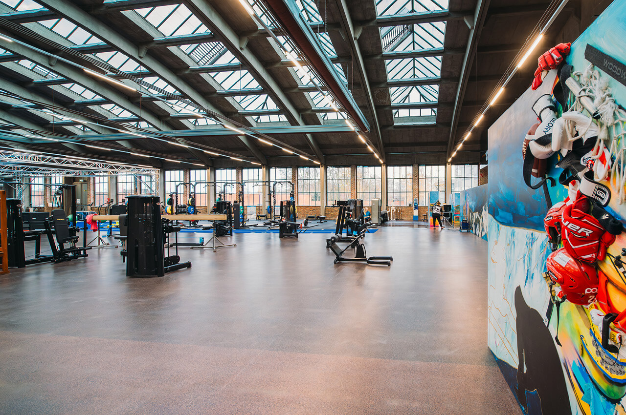 Kunstwerk der K&uuml;nstlerin und ehemaligen Fu&szlig;ballnationalspielerin Josephine Henning im PACE K&ouml;ln