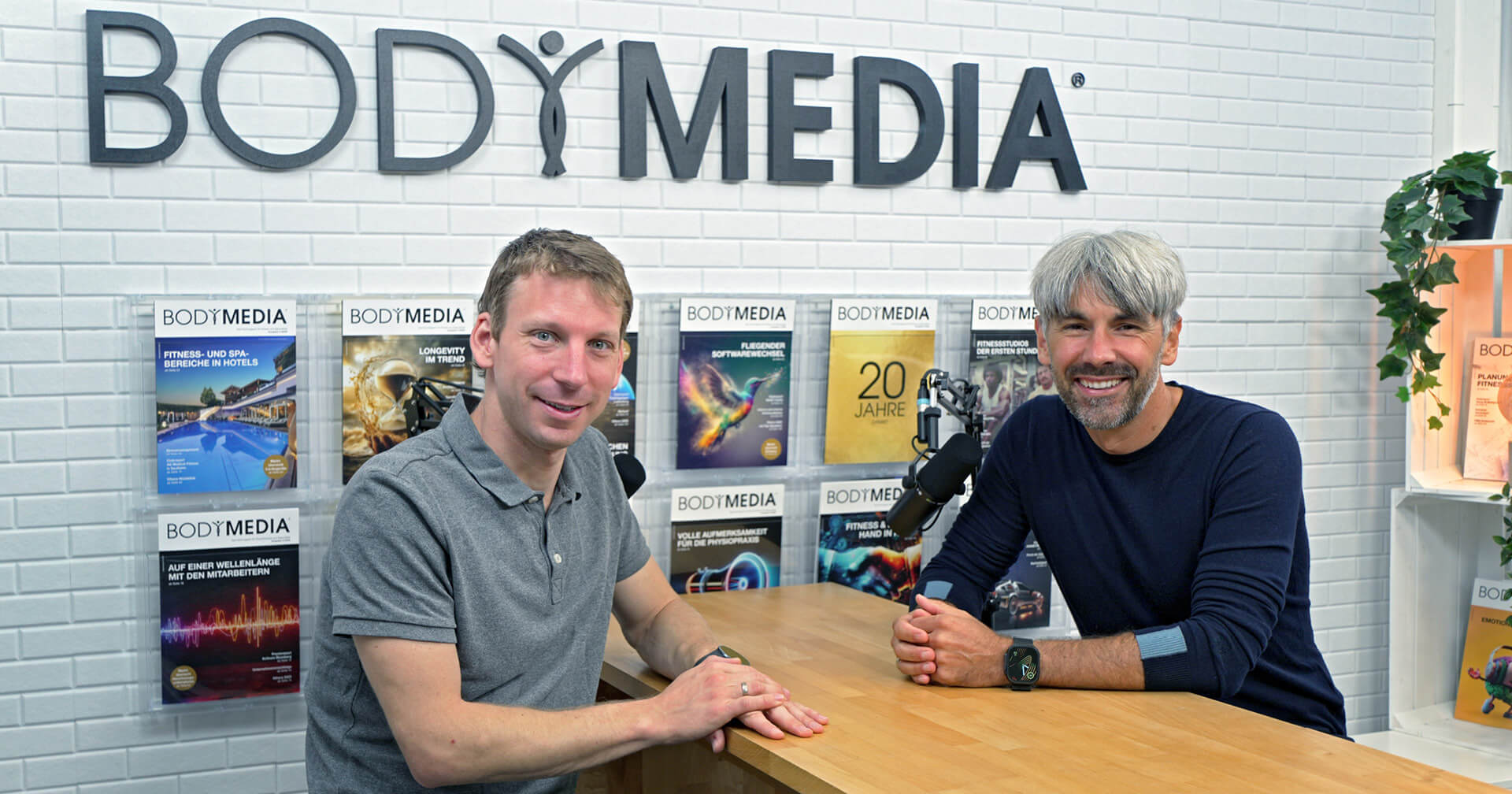 Jonathan Schneidemesser von BODYMEDIA (l.) mit Manni Günther